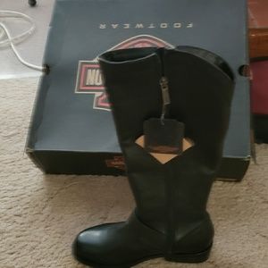One pr brand new Harley Davidson  boots